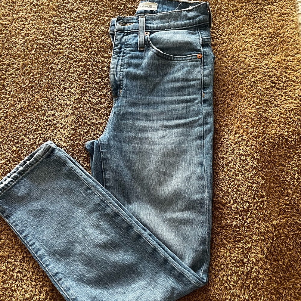 Madewell classic straight jeans in size 24